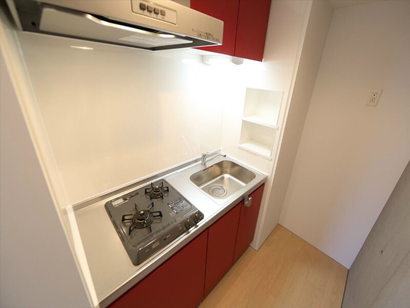 物件内観写真8　(システムキッチン（ガス2口コンロ付）)