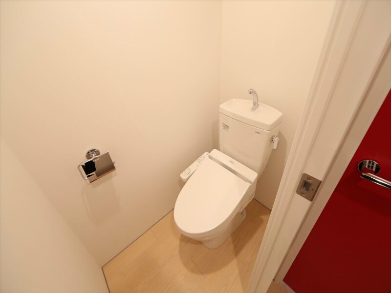 物件内観写真9　(温水洗浄便座付トイレ)