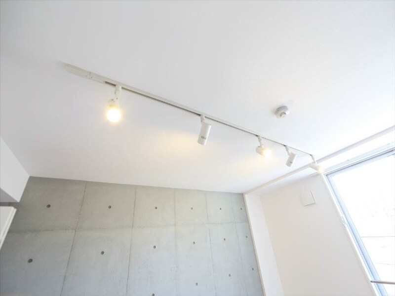 物件内観写真15　(スポットライト付き)