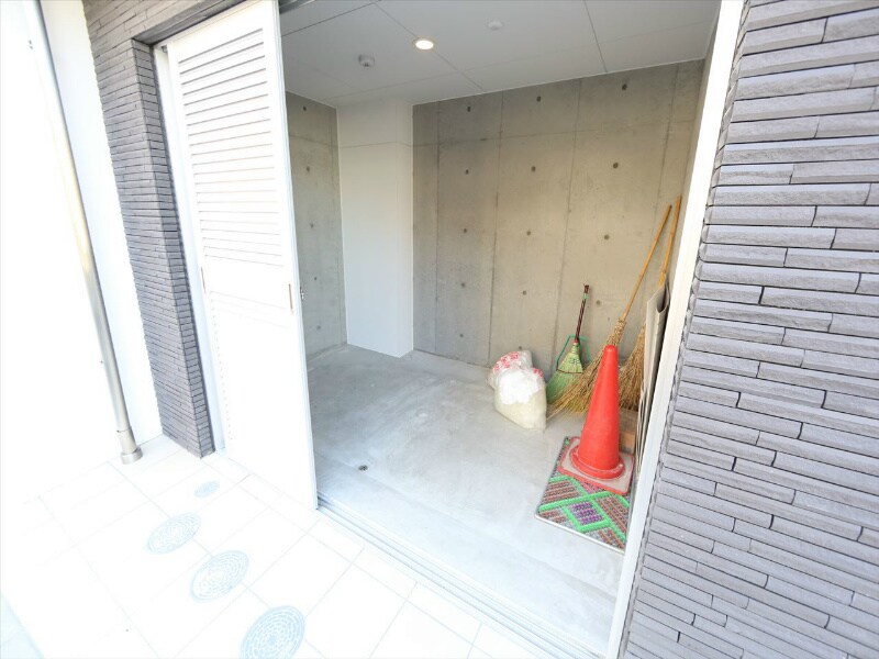 物件内観写真28　(敷地内ゴミ捨て場)