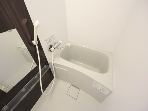 風呂画像(浴室暖房乾燥機付　24時間換気機能付バスルーム)