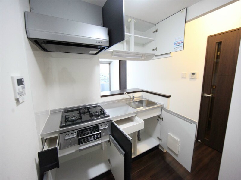 物件内観写真7　(カウンターキッチン（ガス3口コンログリル付）)