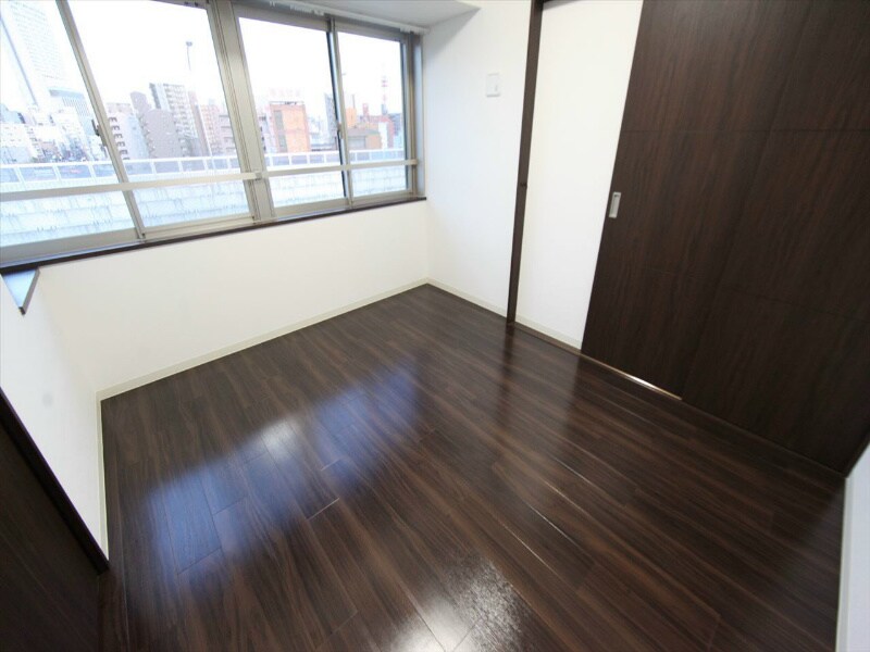 物件内観写真22　(洋室6帖　クローゼット付（収納充実してます）)