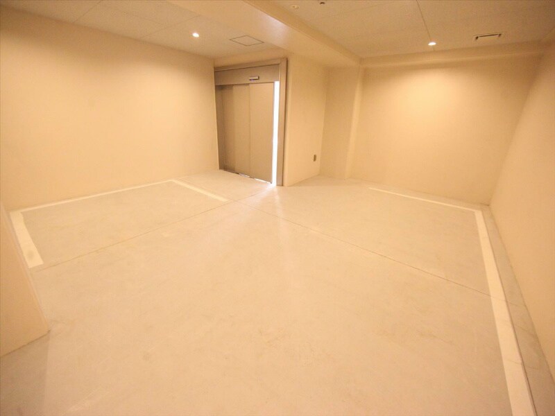 物件内観写真30　(屋根付き駐輪場)