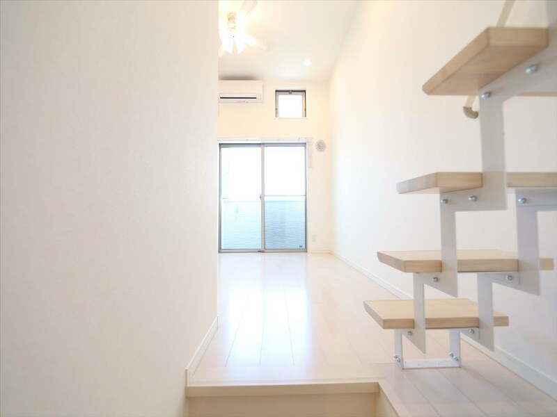 物件内観写真16　(洋室6.3帖　上階ロフト5.7帖（収納としても使用できます）)