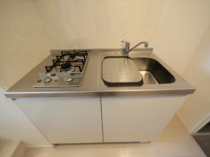 物件内観写真19　(システムキッチン（ガス2口）冷蔵庫・レンジ等ご用意できます)