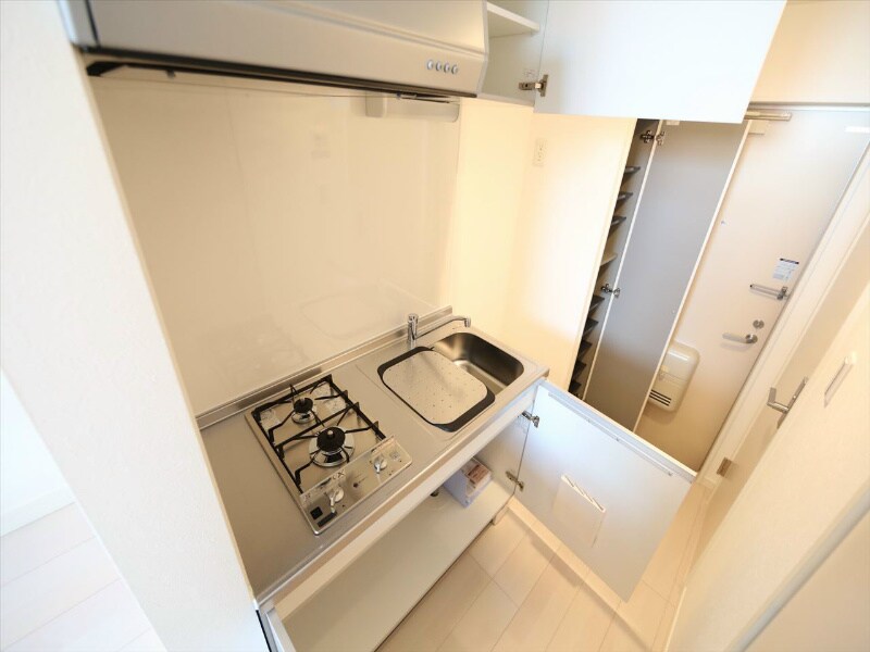 物件内観写真21　(システムキッチン（ガス2口）冷蔵庫・レンジ等ご用意できます)