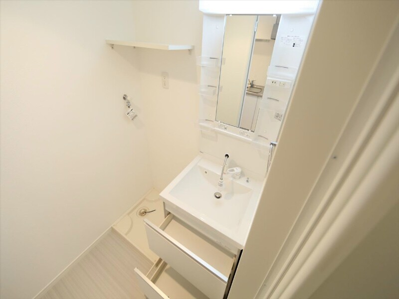 物件内観写真22　(脱衣所　独立洗面台（シャンプードレッサー）洗濯機用意できます)