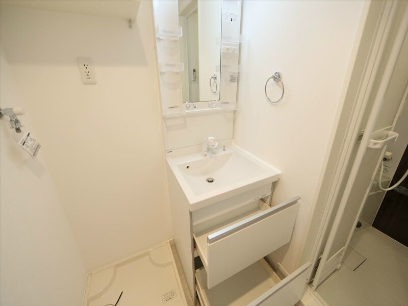 物件内観写真30　(脱衣所　独立洗面台（シャンプードレッサー）洗濯機用意できます)