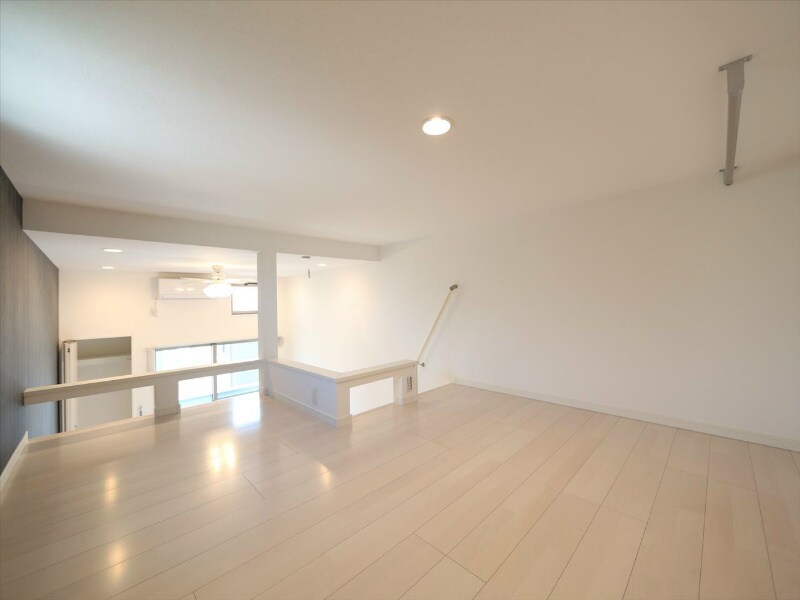 物件内観写真35　(上階ロフト5.7帖（収納としてもお部屋としても使用できます）)