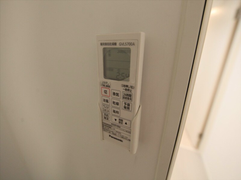 物件内観写真12　(浴室暖房乾燥機付　24時間換気機能付バスルーム)