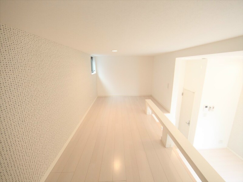 物件内観写真14　(ロフト5.4帖（収納にも寝室にも使えます）)