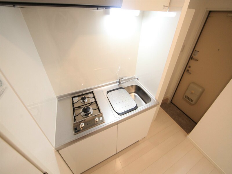 物件内観写真23　(システムキッチン（ガス2口）冷蔵庫・レンジ等ご用意できます)