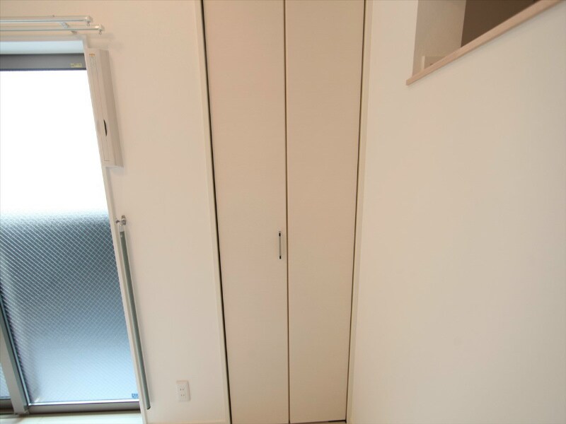 物件内観写真30　(クローゼット付（収納充実してます）)