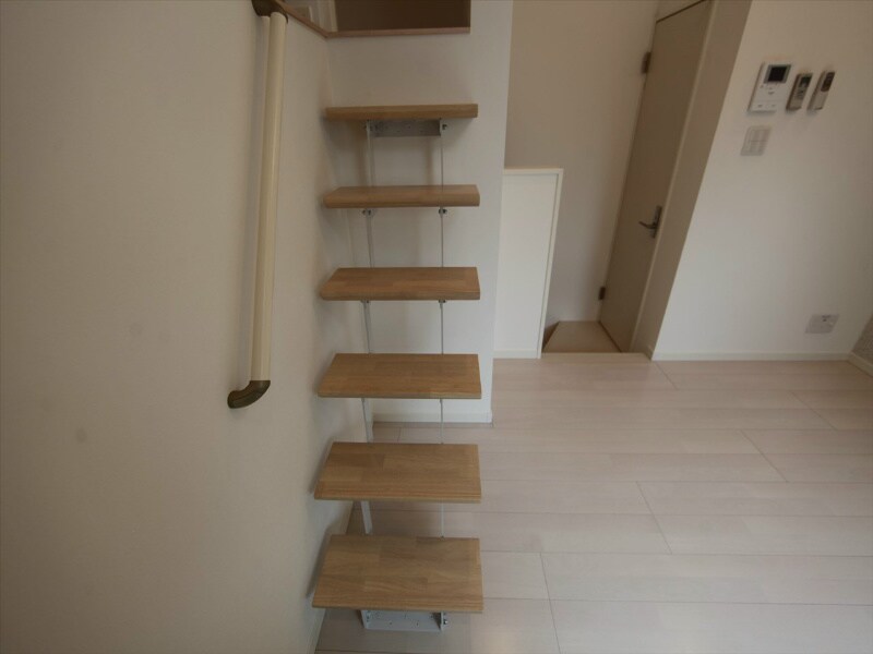 物件内観写真31　(お部屋に階段あり)