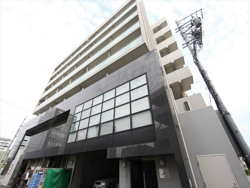 ＡＭＢＥＲ　ＨＯＵＳＥ　ＪＩＮＧＵ（アンバーハウスジングウ）