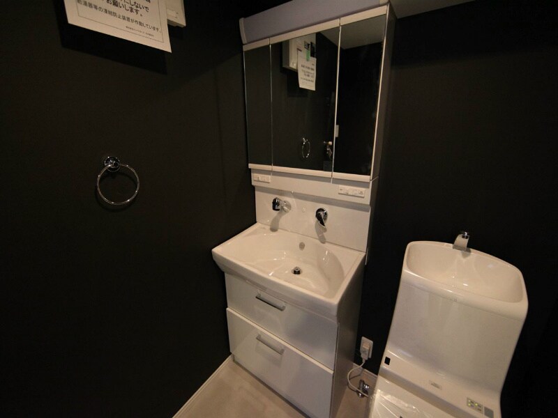 物件内観写真3　(脱衣所　独立洗面台（シャンプードレッサー）洗濯機用意できます)