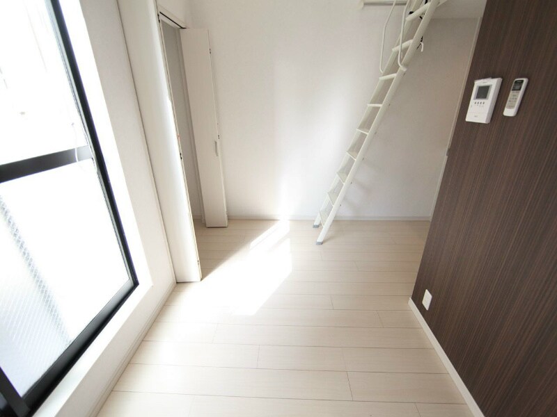 物件内観写真16　(洋室7.5帖　ロフト5.7帖（収納でもお部屋でも使えます）)