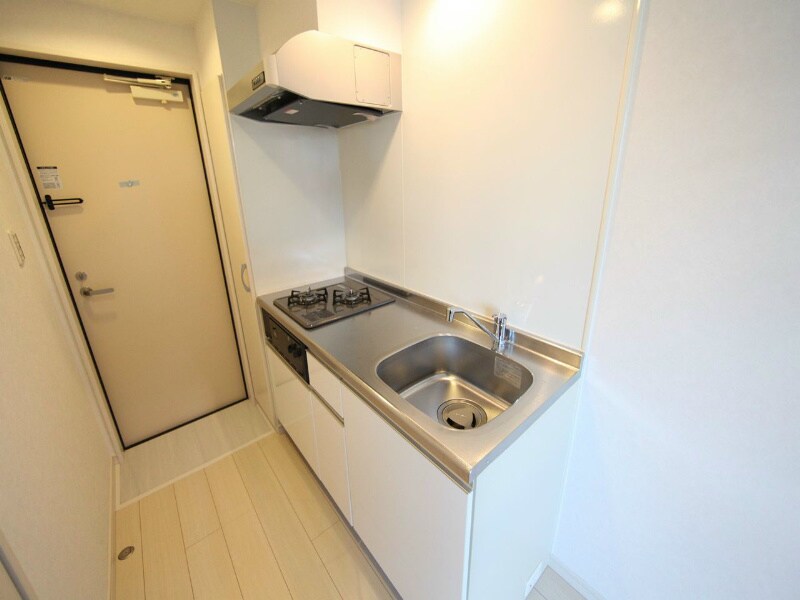 物件内観写真18　(システムキッチン（ガス2口）冷蔵庫・レンジ等ご用意できます)