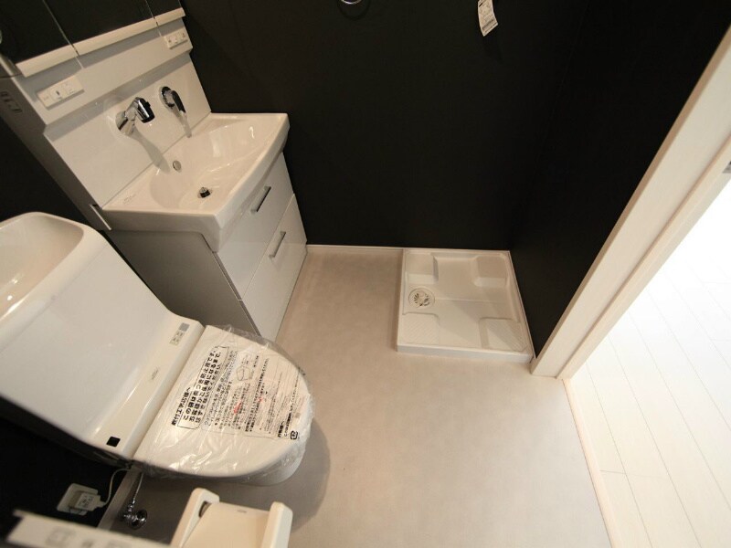 物件内観写真24　(脱衣所　独立洗面台（シャンプードレッサー）洗濯機用意できます)