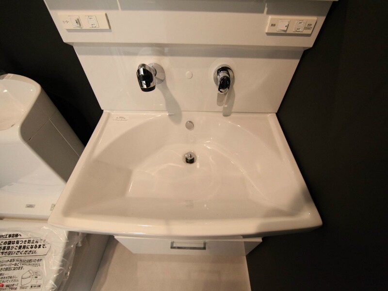 物件内観写真27　(脱衣所　独立洗面台（シャンプードレッサー）洗濯機用意できます)