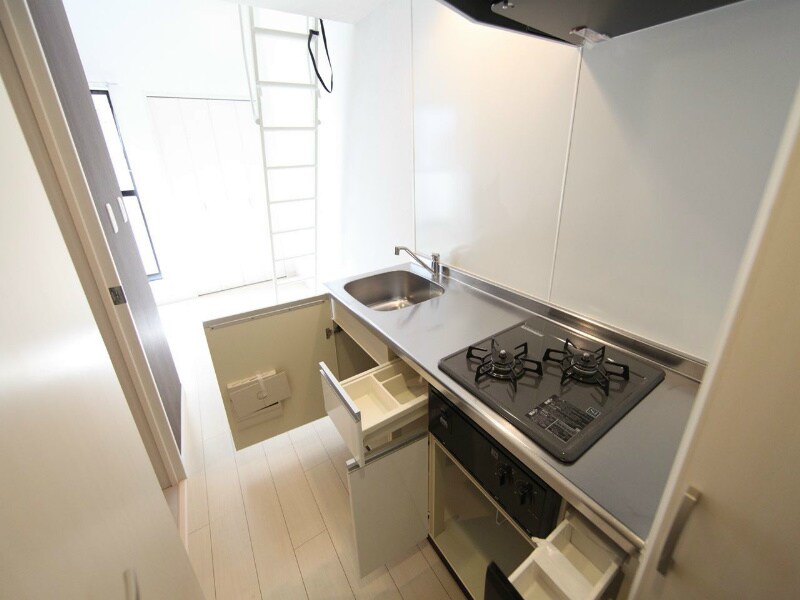 物件内観写真28　(システムキッチン（ガス2口）冷蔵庫・レンジ等ご用意できます)