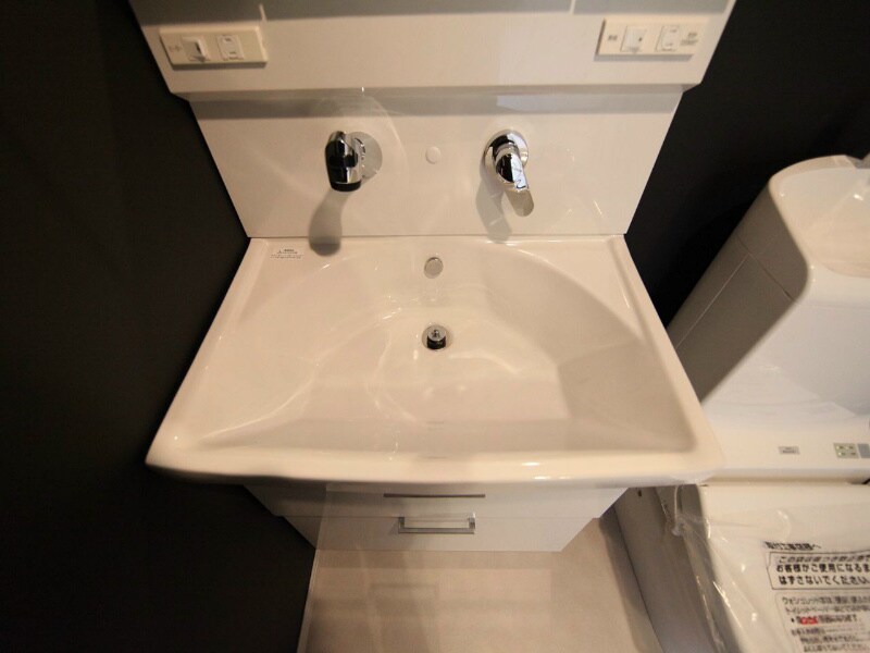 物件内観写真28　(脱衣所　独立洗面台（シャンプードレッサー）洗濯機用意できます)