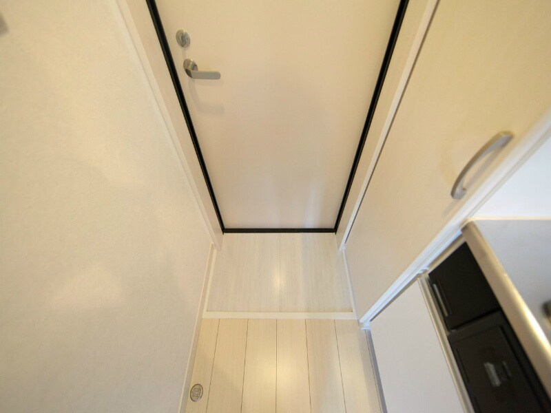 物件内観写真31　(玄関　シューズボックス付（収納充実してます）)