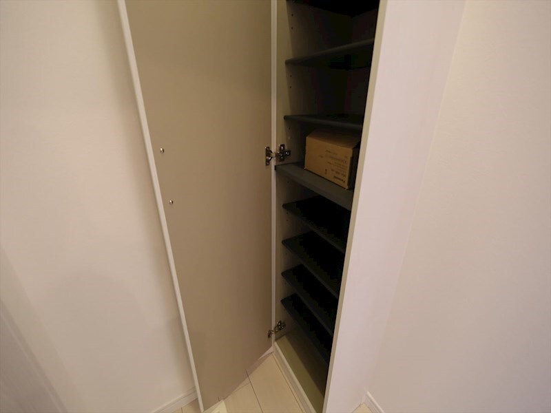 物件内観写真6　(玄関　シューズボックス付（収納充実してます）)