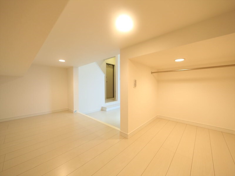 物件内観写真9　(アンダーロフト5.1帖（収納にも寝室にも使えます）)