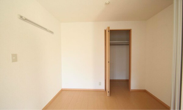 その他部屋・スペース(ＬＤＫ10.5帖　洋室3帖　つなげても仕切っても使えます)