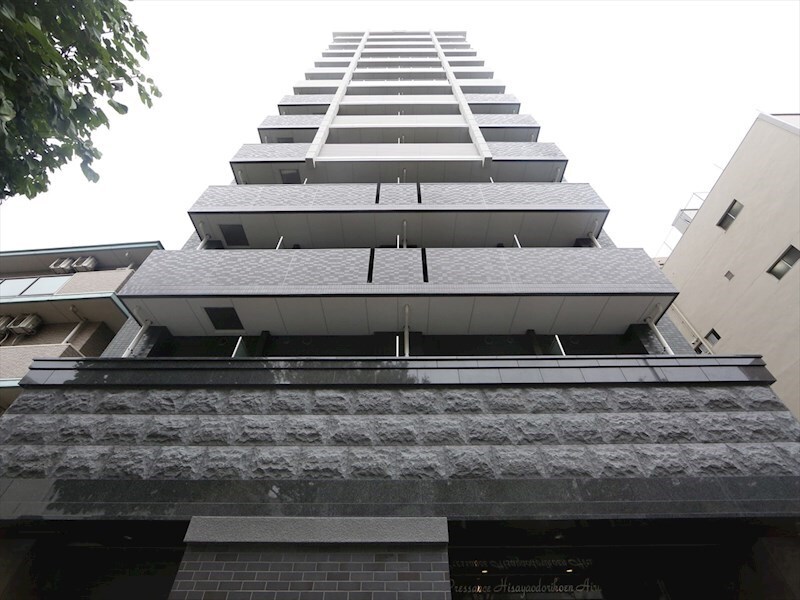 物件外観写真1　(外観　デザイナーズ　オートロック　防犯カメラ　宅配ＢＯＸ付　)