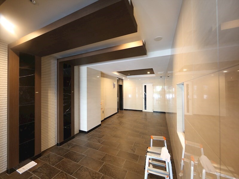 物件内観写真22　(オシャレなエントランス　防犯カメラ付)