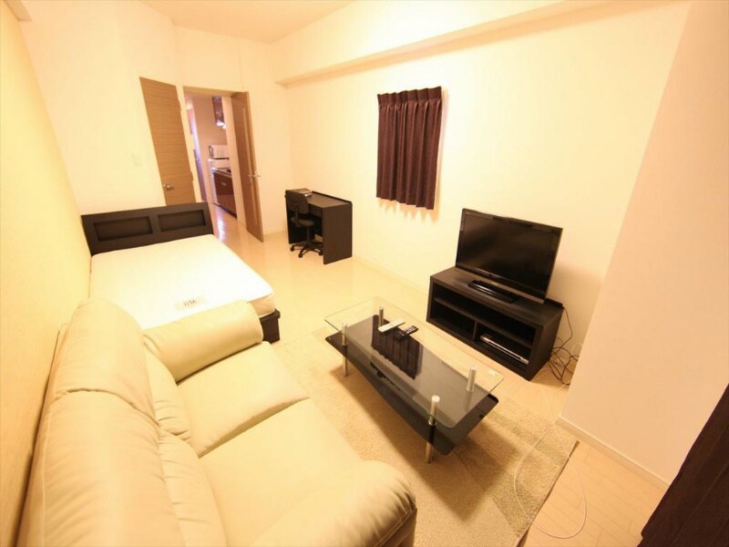 物件内観写真2　(洋室10.5帖　ウォークインクローゼット付　家具家電付)