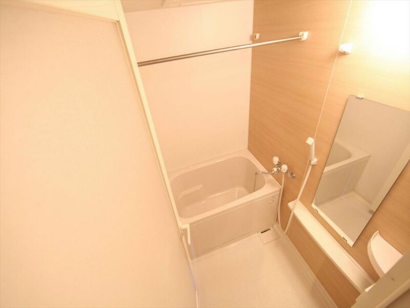 物件内観写真4　(バスルーム　浴室暖房乾燥機付き)