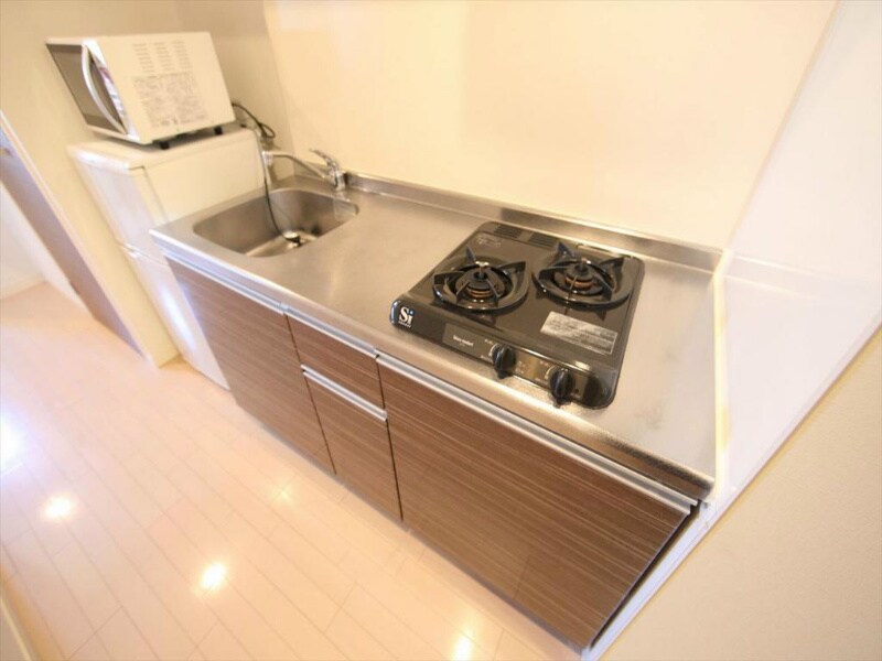 物件内観写真7　(システムキッチン（ガス2口コンロ付）)