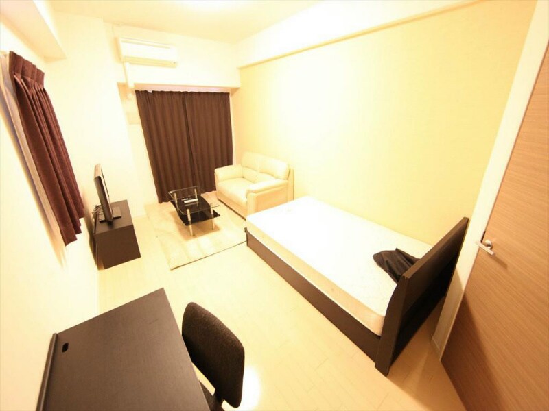 物件内観写真14　(洋室10.5帖　ウォークインクローゼット付　家具家電付)