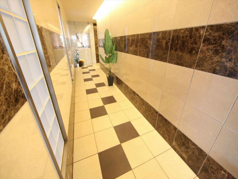 物件内観写真20　(エントランス　オートロック付　防犯カメラ付)