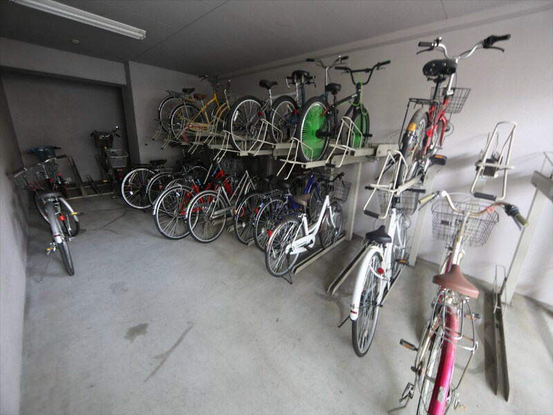 物件内観写真25　(屋内駐輪場)