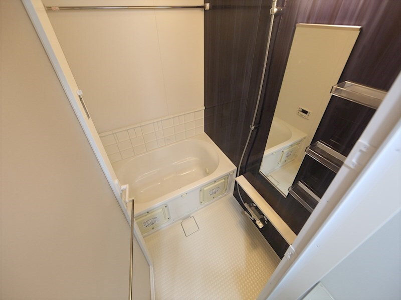 物件内観写真6　(追い焚き　浴室暖房乾燥機付バスルーム)