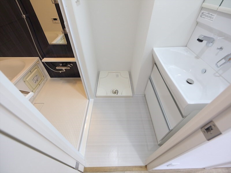 物件内観写真21　(脱衣所　独立洗面台（シャンプードレッサー）)