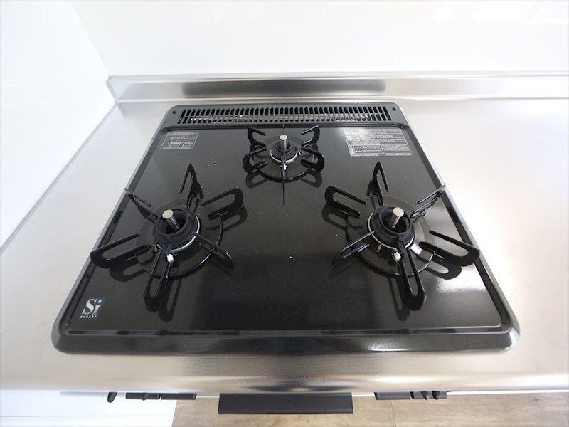 物件内観写真26　(システムキッチン（3口ガスコンロ）グリル付)