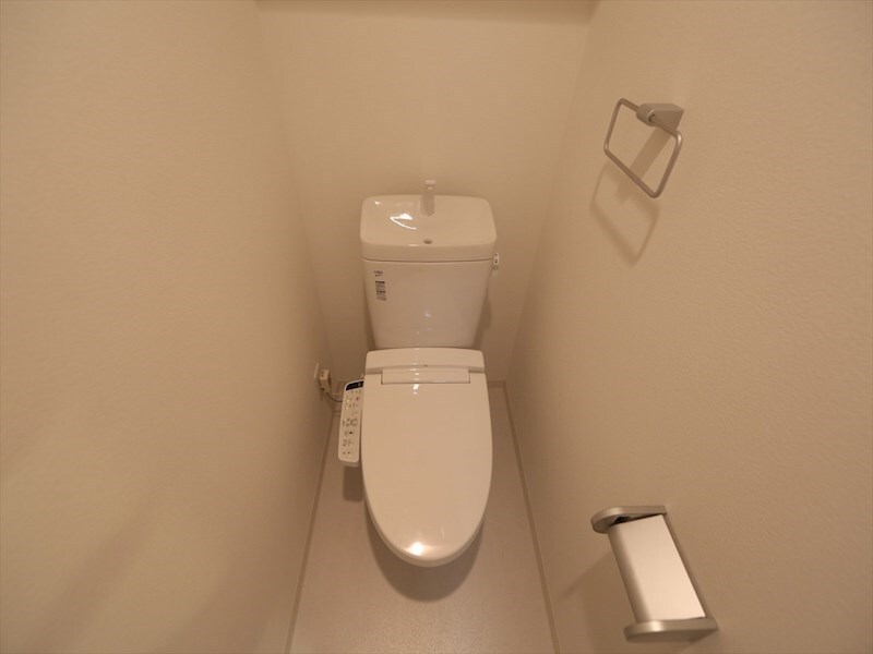 物件内観写真6　(温水洗浄暖房便座付トイレ)