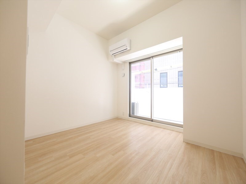 物件内観写真10　(洋室7.5帖　エアコン完備　南面バルコニー)