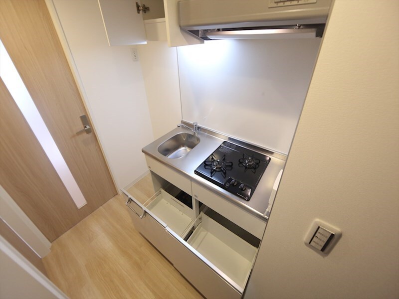 物件内観写真16　(システムキッチン（ガス2口コンロ付）)