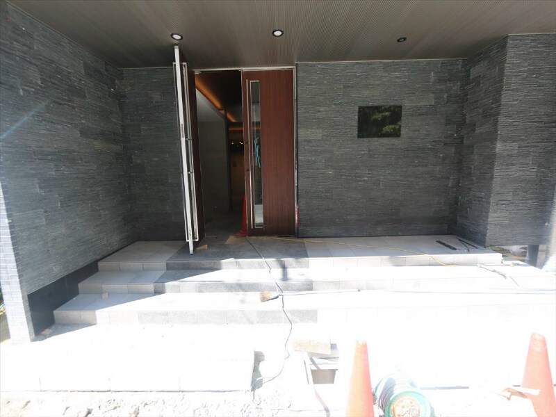 物件内観写真27　(エントランス　オートロック　宅配ＢＯＸ)