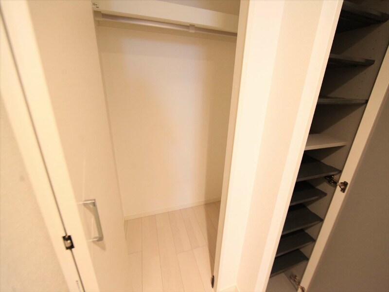物件内観写真8　(クローゼット付（収納充実してます）イメージ写真)