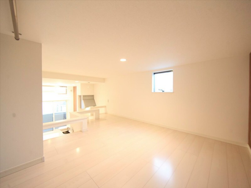 物件内観写真9　(洋室7.8帖　上階ロフト5.5帖　イメージ写真)