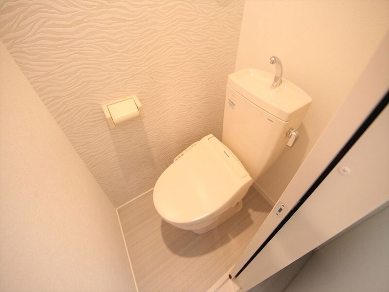 物件内観写真6　(温水洗浄暖房便座付トイレ)