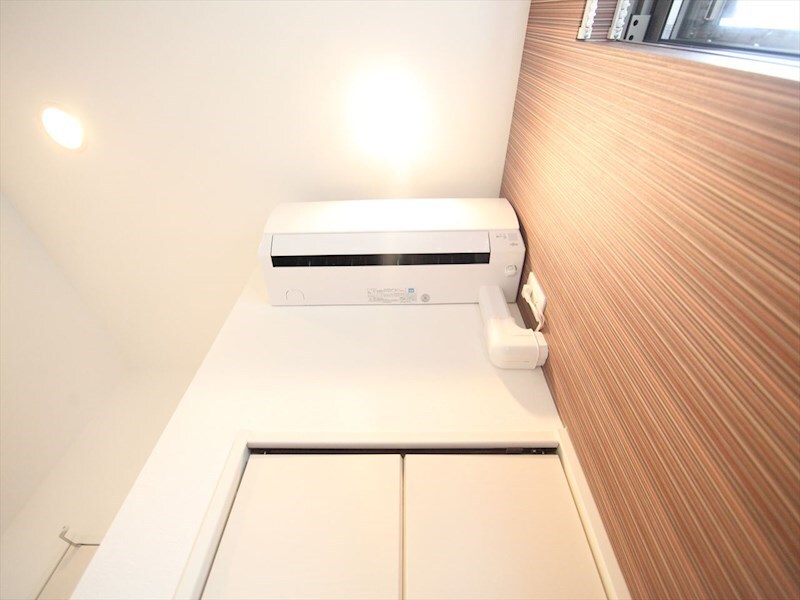 物件内観写真24　(各部屋にエアコン完備)